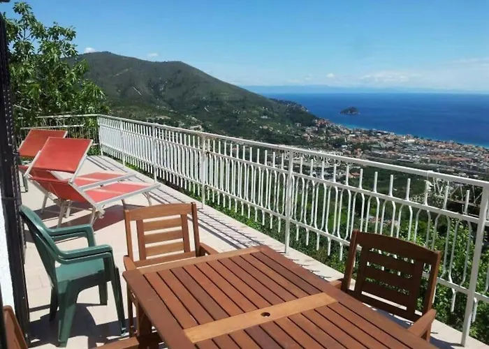 La Casa Di Enzo Nyaraló Noli